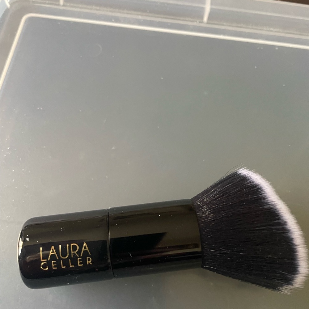 Laura Geller kabuki brush